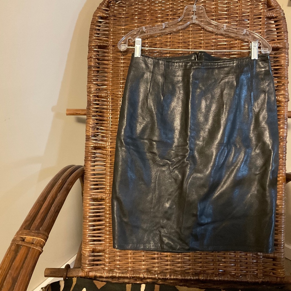 Vintage black leather skirt in size 12